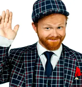 Ivar 'Ravi' Johansen - Ivar «Ravi» Johansen er mest kjent som Norges ukronede konge av sommerhits, med låter som Dødsøt, Tsjeriåu, Utadæsjælåplevelse og E-ore – og tre førsteplasser på VG-lista. Han har en bakgrunn som musiker, tekstforfatter, programleder (både TV og radio), og har vunnet to Gullruter for programmet Landeplage. Men visste du at Ravi også holder foredrag og workshops for næringslivet?