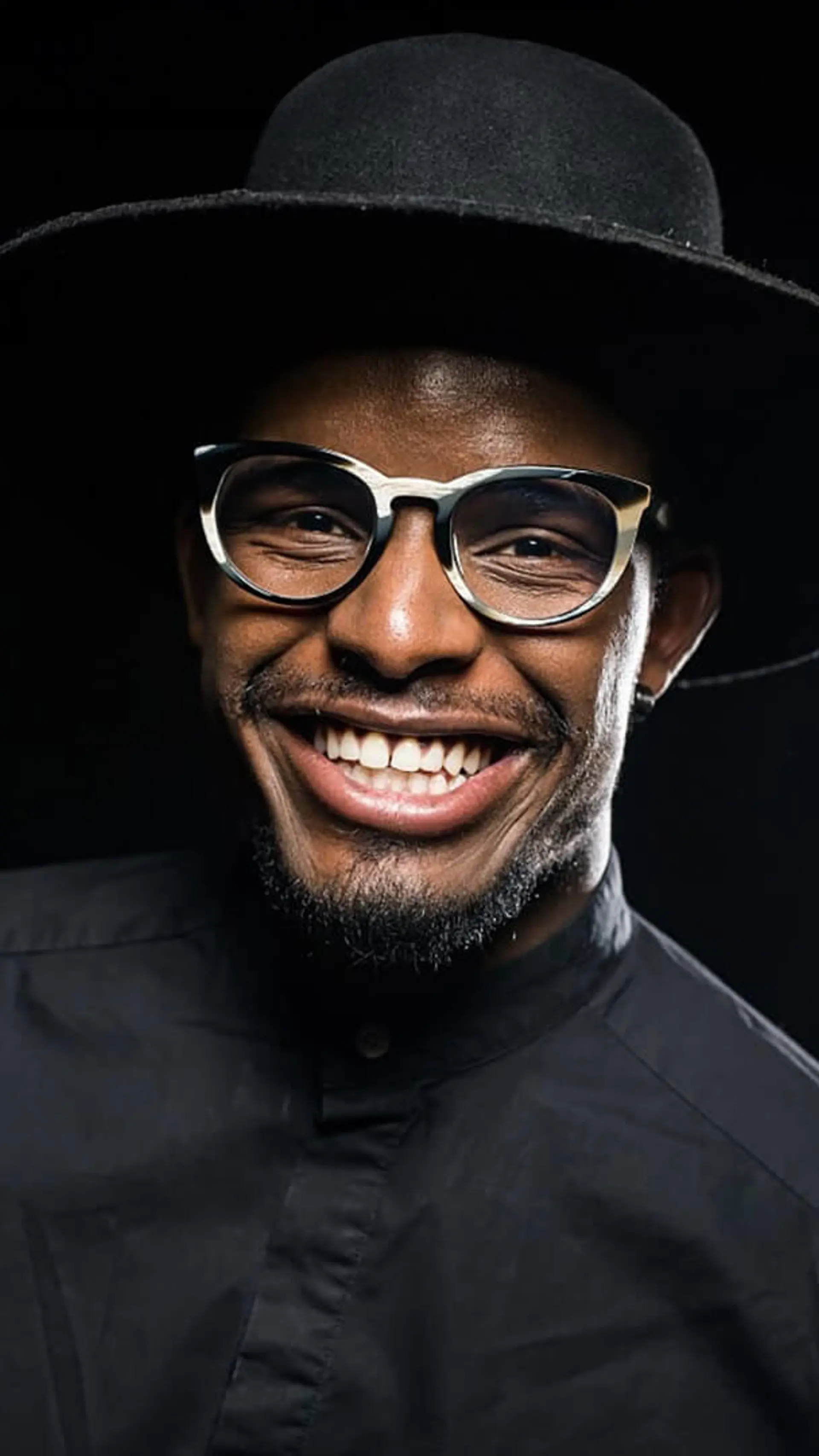 Alexander Skadberg - Alexander er en prisbelønnet foredragsholder. I 2019 ble han utnevnt Bodø-ambassadør og ble tildelt Terje Nilsens ærespris, og i 2023 Hederspris fra Krisesenteret i Salten for sin foredragsvirksomhet.