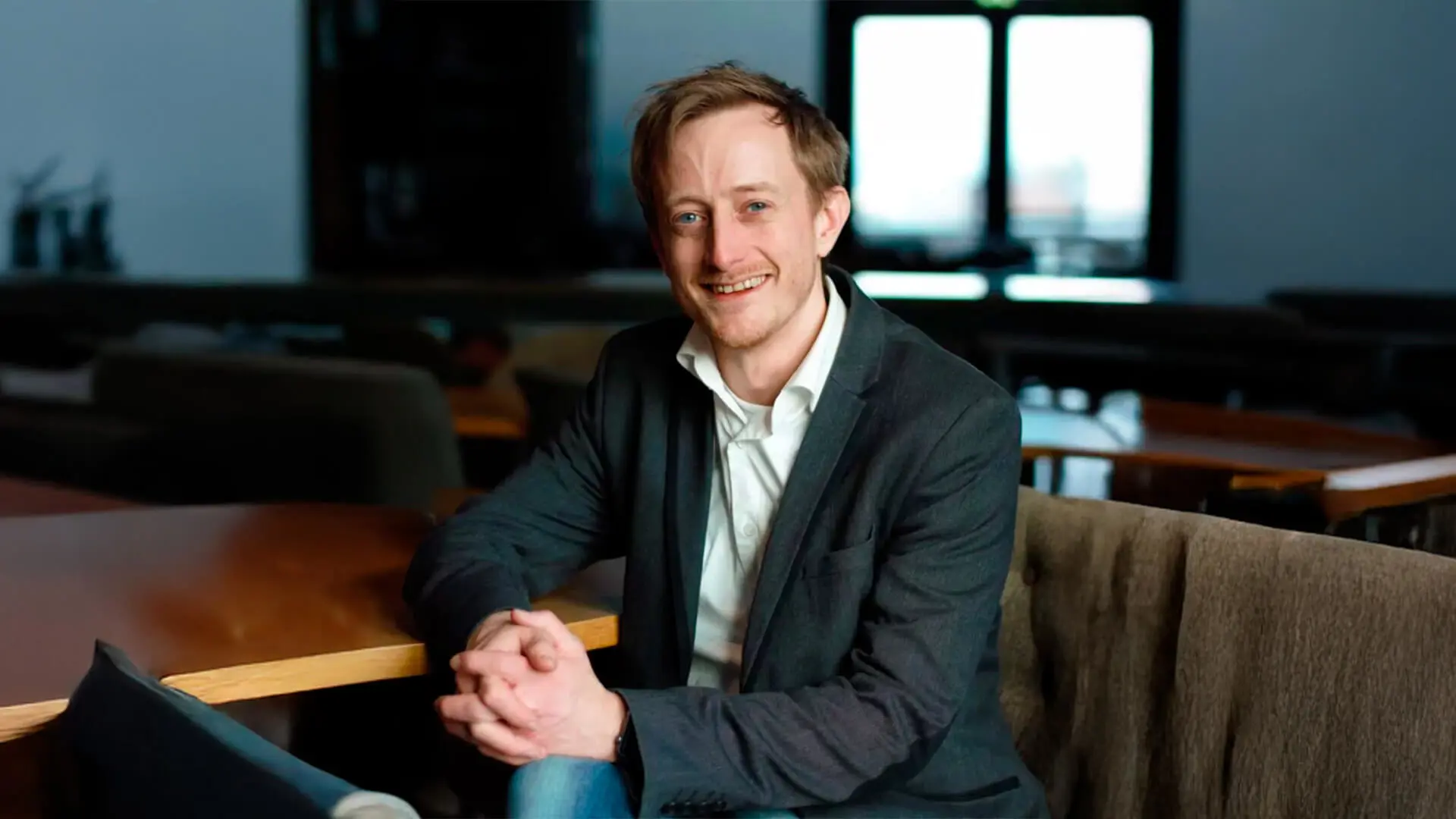 Morten Goodwin - <p>Professor Morten Goodwin fikk sitt første møte med kunstig intelligens under mastergraden ved Universitetet i Agder tidlig på 2000-tallet – og har ikke sett seg tilbake siden.</p>