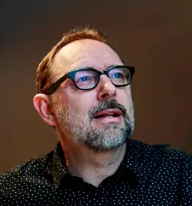 Frode Thuen - Frode Thuen er en av Norges mest profilerte psykologer, kjent for sitt arbeid med samliv, endring og relasjoner både i familien og arbeidslivet.