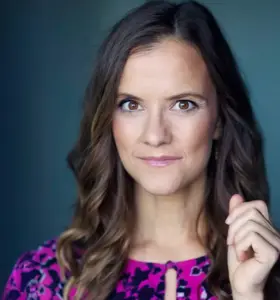 Katarina Gospic - Nevrofysiolog og teknologientusiast Katarina Gospic tar oss med inn i en digital revolusjon med potensial til å enten redde – eller rasere – verden.&nbsp;