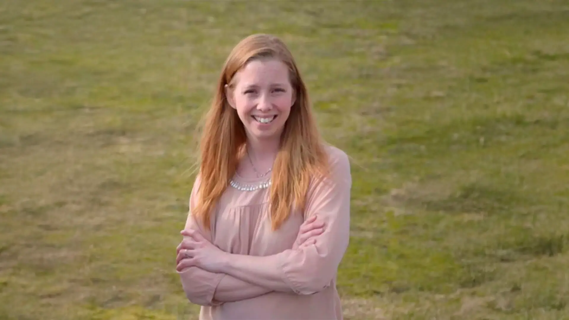 Jenny Lund - <p>Allerede som 14-åring tok Jenny Lund sine første steg mot økonomisk uavhengighet da hun begynte å spare i fond. Noen år senere oppdaget hun kraften i rentes rente – en erkjennelse som ble vendepunktet. Derfra vokste drømmen om et liv der penger aldri skulle være en begrensning, men et verktøy for frihet og muligheter.</p>