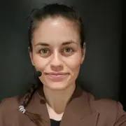 Silje Gudahl - <p>Silje Gudahl er en engasjerende foredragsholder, forfatter, sertifisert coach og mentaltrener med en sterk lidenskap for å hjelpe andre til å bli den beste versjonen av seg selv</p>