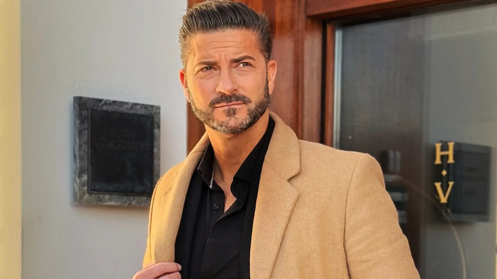 Daniel Rouge Madsen - <p>Daniel Rougè Madsen har en allsidig personlighet med en kulinarisk bakgrunn,&nbsp;forretningsmann, TV-personlighet, medforfatter og entreprenør med en&nbsp;bemerkelsesverdig reise som spenner over flere bransjer.</p>