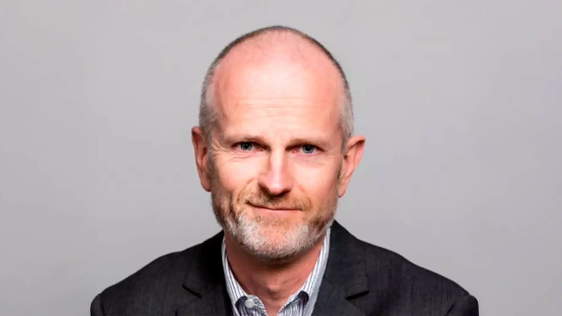 Hogne Tyssøy - <p>Hogne Tyssøy er en erfaren finansprofil med over 37 års fartstid i norsk finansnæring. Karrieren startet i Bergen Bank/DNB, hvor han tilbrakte 10 år som aksjemegler før han gikk videre til Vesta/Skandia som aksjeforvalter og investeringsdirektør i fem år.</p>