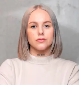 Mia Landsem - Mia Landsem gir praktiske råd om nettvett og digital sikkerhet, med fokus på hvordan vi kan forebygge misbruk og skape tryggere digitale rom.