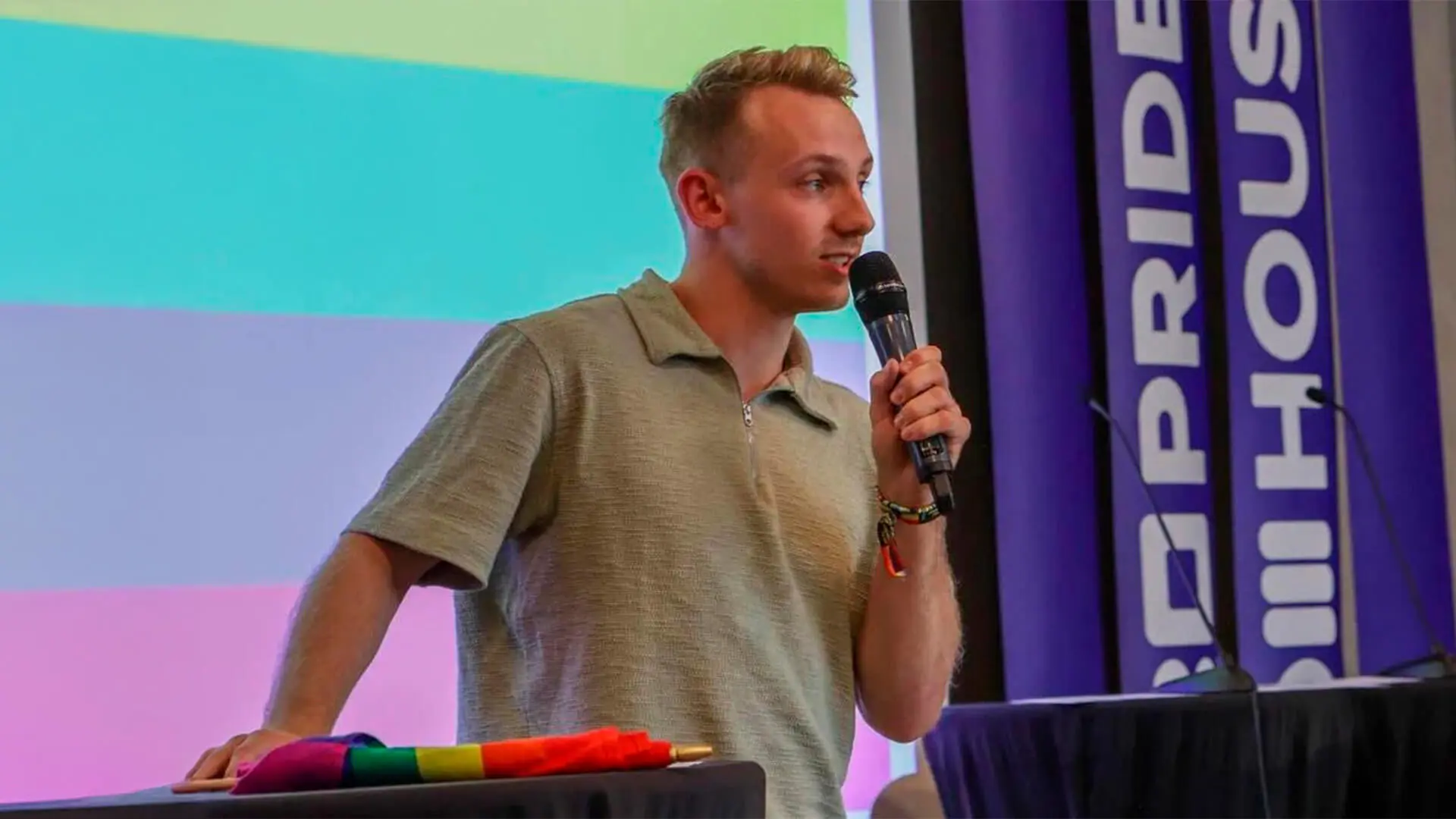 Ola Hoftun Lillelien  - <p>Profesjonell håndballspiller og tidligere kaptein på juniorlandslaget inspirerer til mot, fellesskap og å våge å være seg selv – både på og utenfor banen.</p>