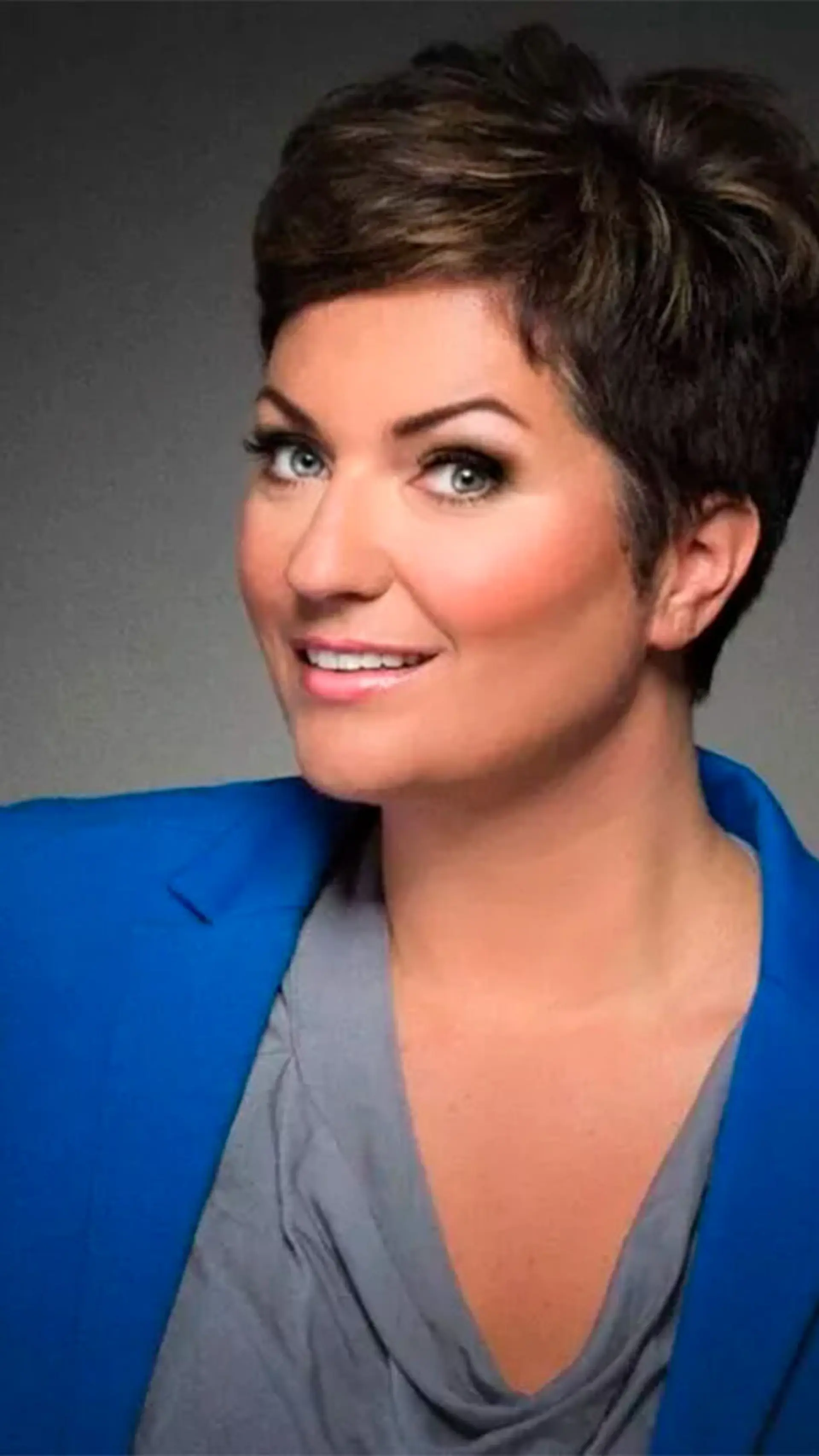 Trine Grung - <p>Trine Grung er en av Norges mest erfarne digitale stemmer. I sine foredrag inspirerer hun til å bruke egne historier, bygge personlig merkevare og mestre kommunikasjon i sosiale medier – med ærlighet, glød og lang erfaring i bagasjen.</p>