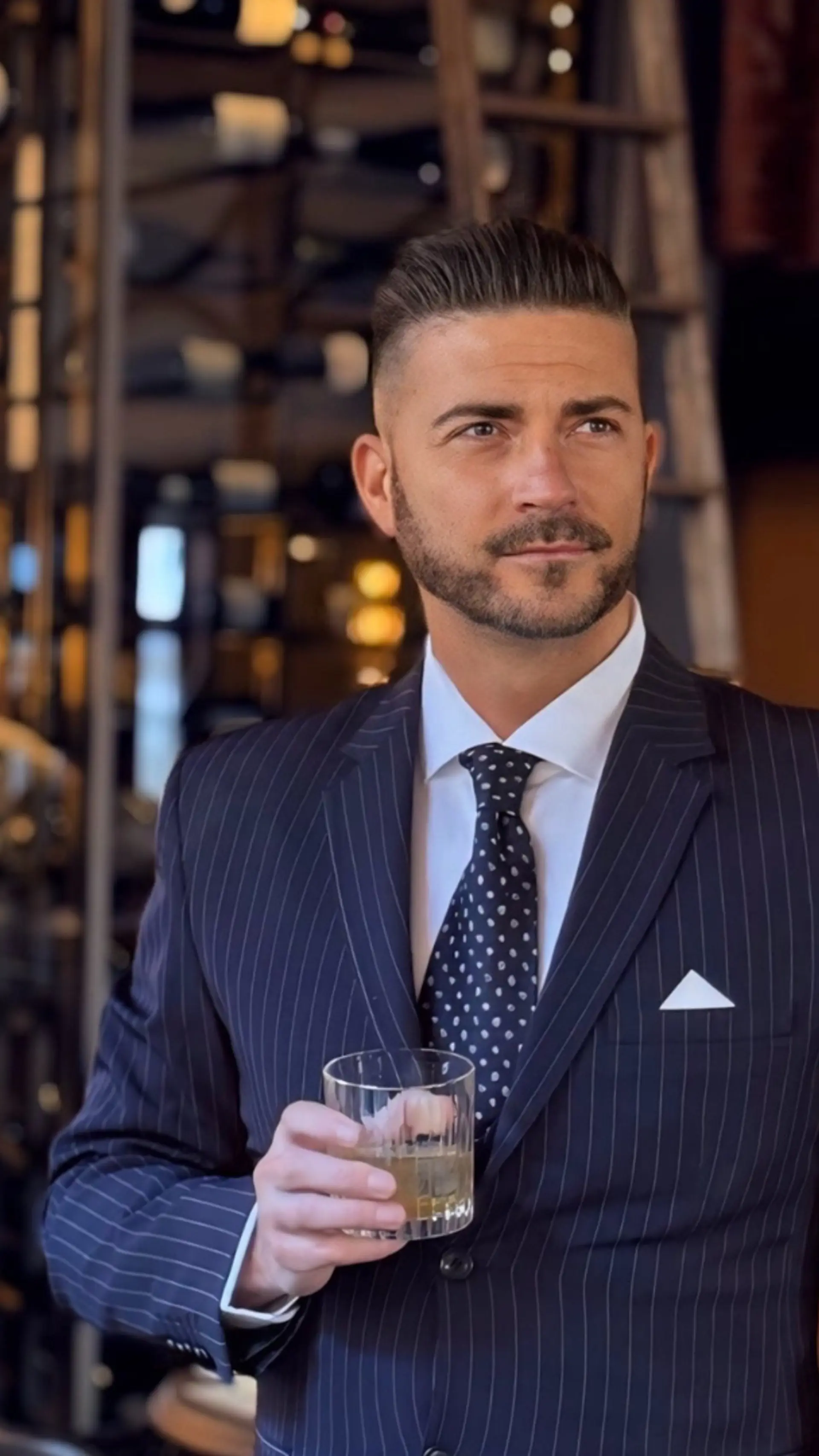 Daniel Rouge Madsen - <p>Daniel Rougè Madsen har en allsidig personlighet med en kulinarisk bakgrunn,&nbsp;forretningsmann, TV-personlighet, medforfatter og entreprenør med en&nbsp;bemerkelsesverdig reise som spenner over flere bransjer.</p>